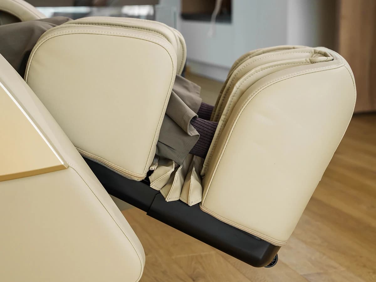 Reposapiés eléctrico y extensible automáticamente